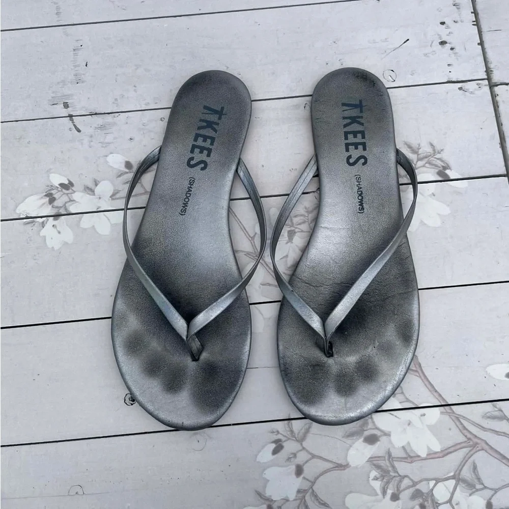 TKEES Metallic Charcoal Thong Sandals